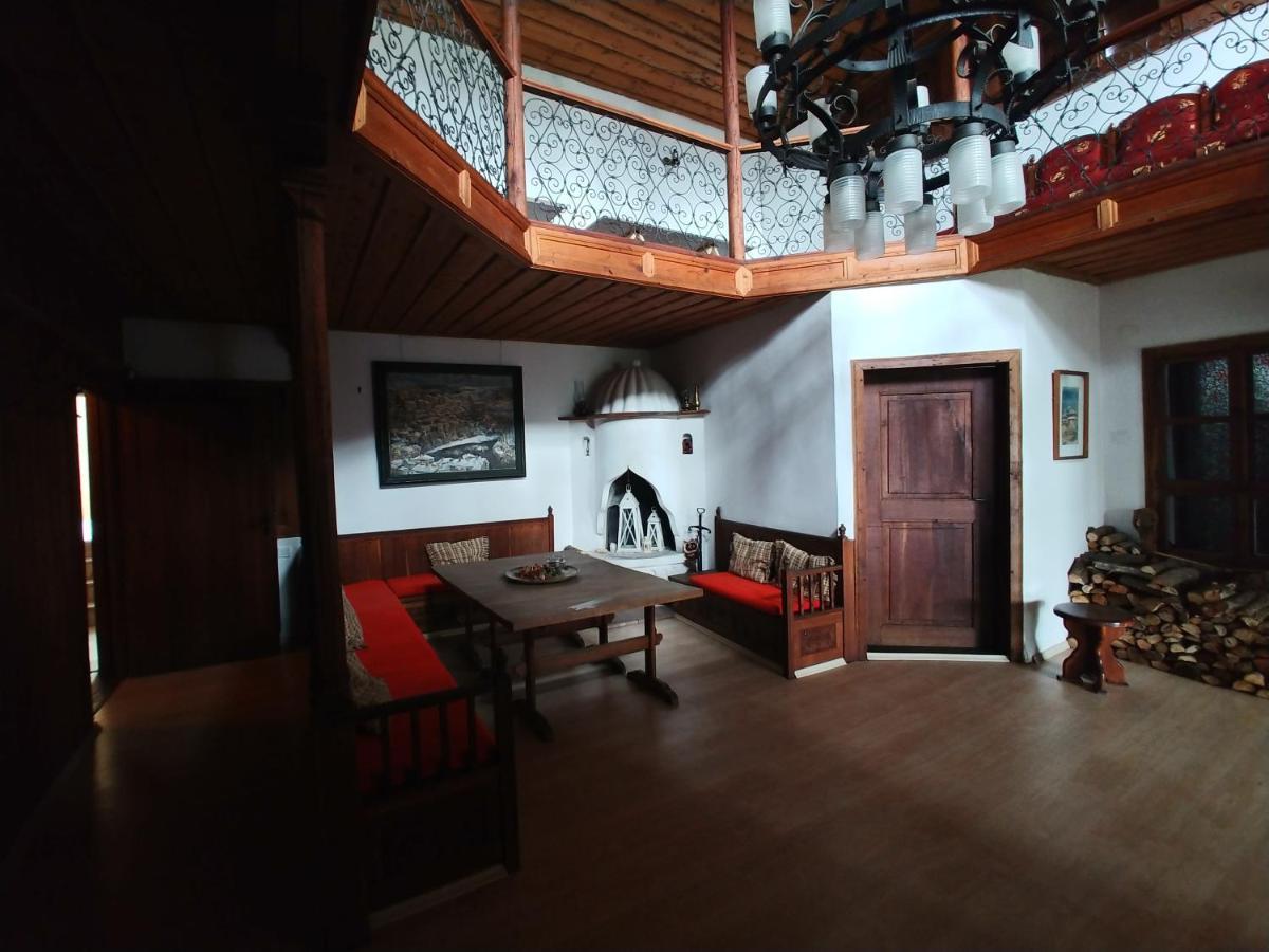 Architects House Hostel เวลีคอเทอร์โนโว ภายนอก รูปภาพ