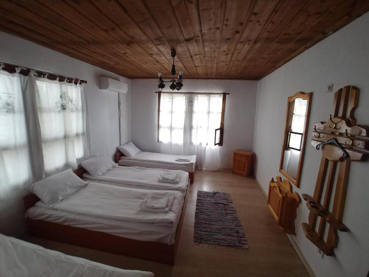 Architects House Hostel เวลีคอเทอร์โนโว ภายนอก รูปภาพ